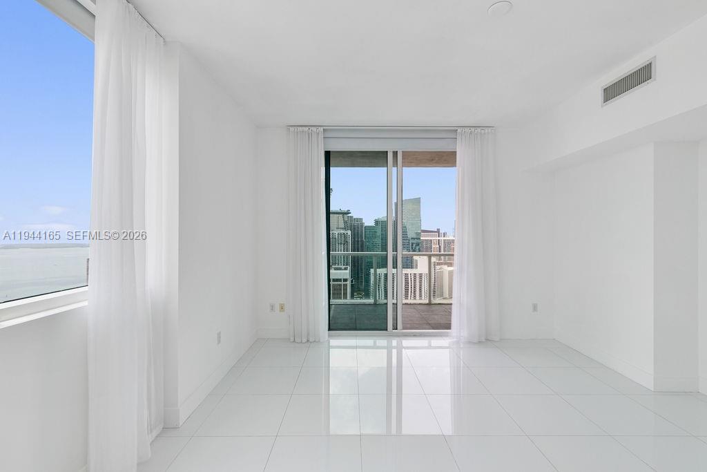 253 NE 2nd St #4608, Miami FL 33132