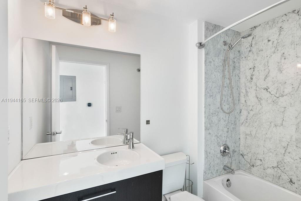 253 NE 2nd St #4608, Miami FL 33132