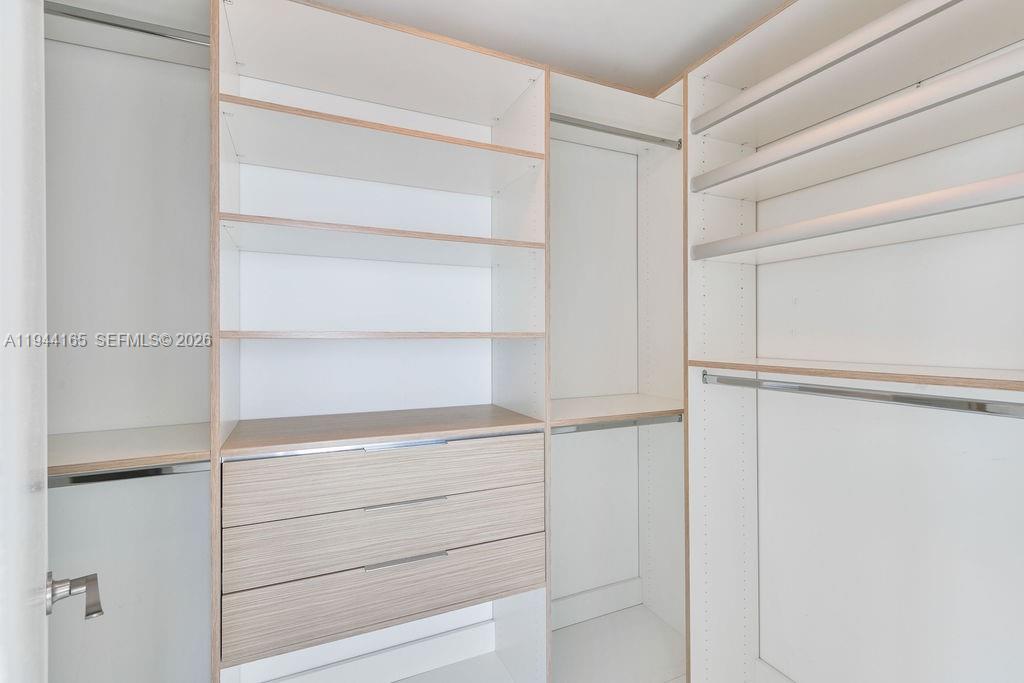 253 NE 2nd St #4608, Miami FL 33132