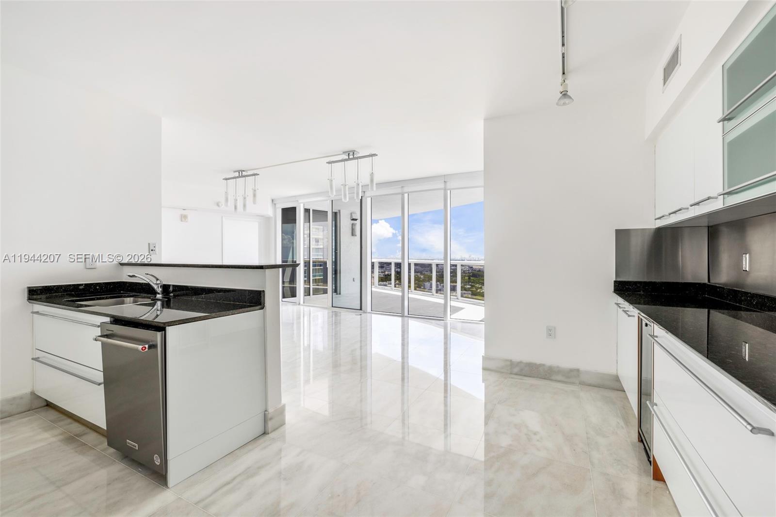 400 Alton Rd #3403, Miami Beach FL 33139