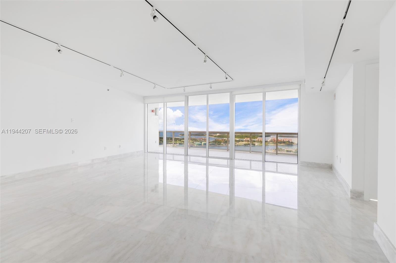 400 Alton Rd #3403, Miami Beach FL 33139