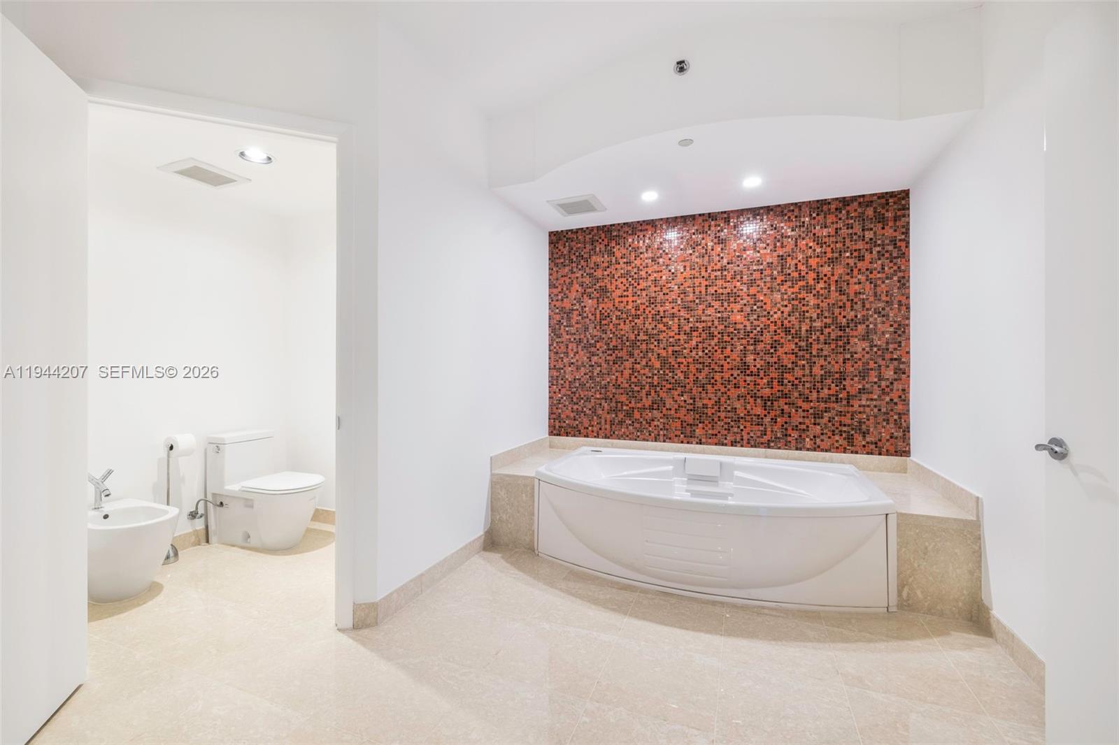 400 Alton Rd #3403, Miami Beach FL 33139