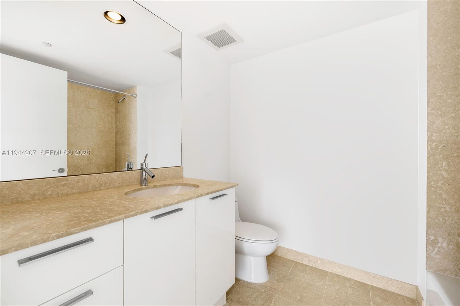 400 Alton Rd #3403, Miami Beach FL 33139