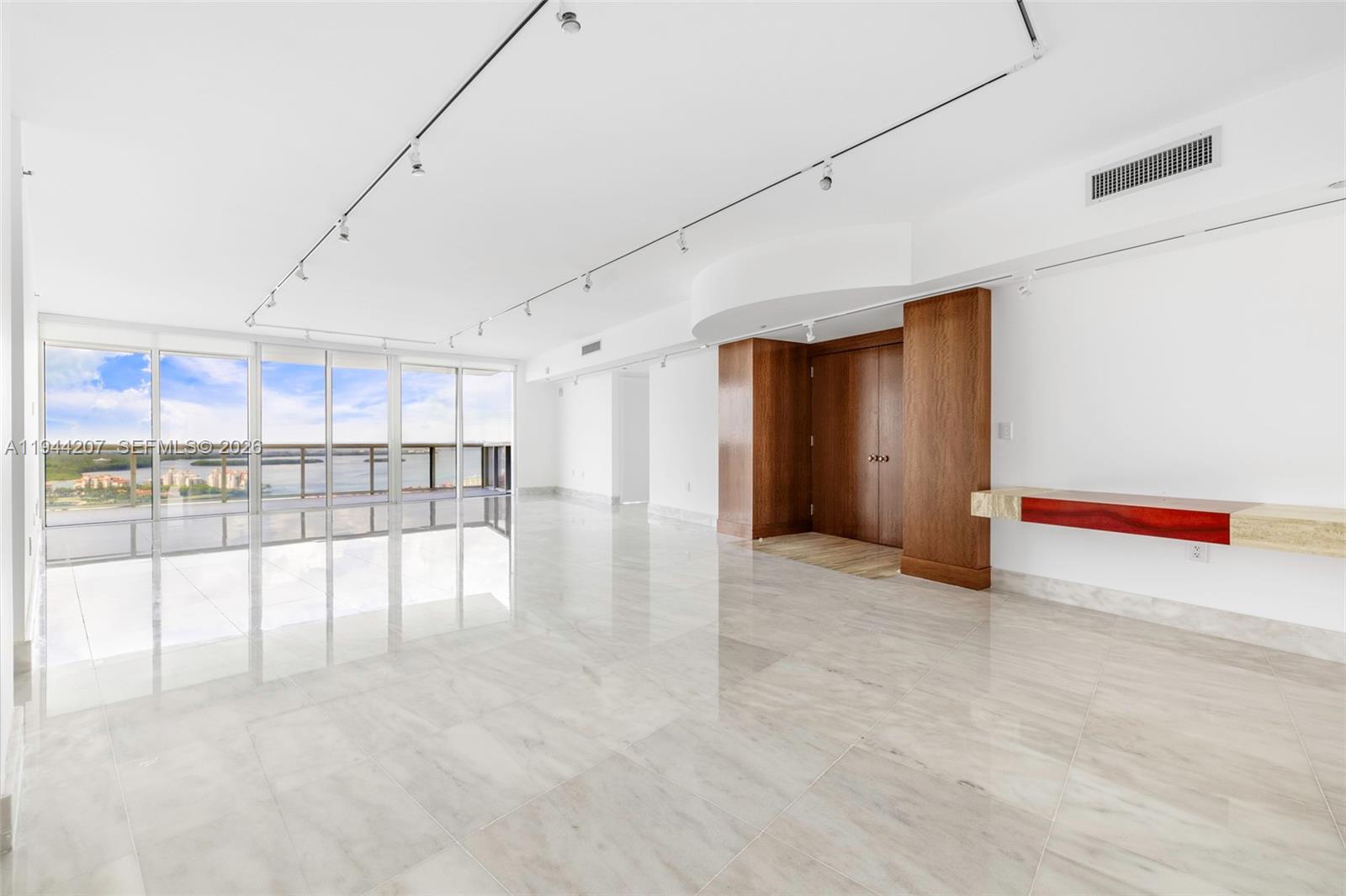 400 Alton Rd #3403, Miami Beach FL 33139