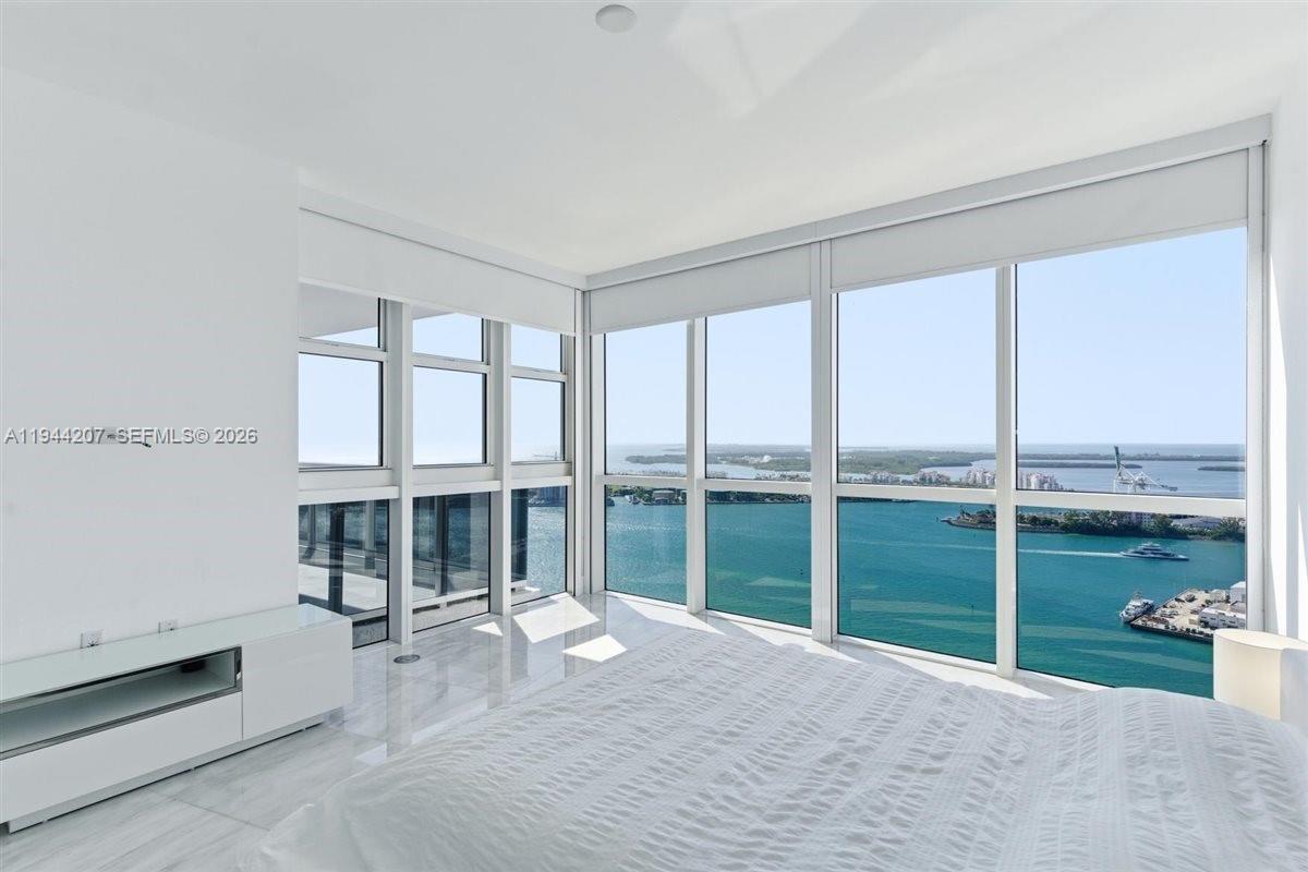 400 Alton Rd #3403, Miami Beach FL 33139
