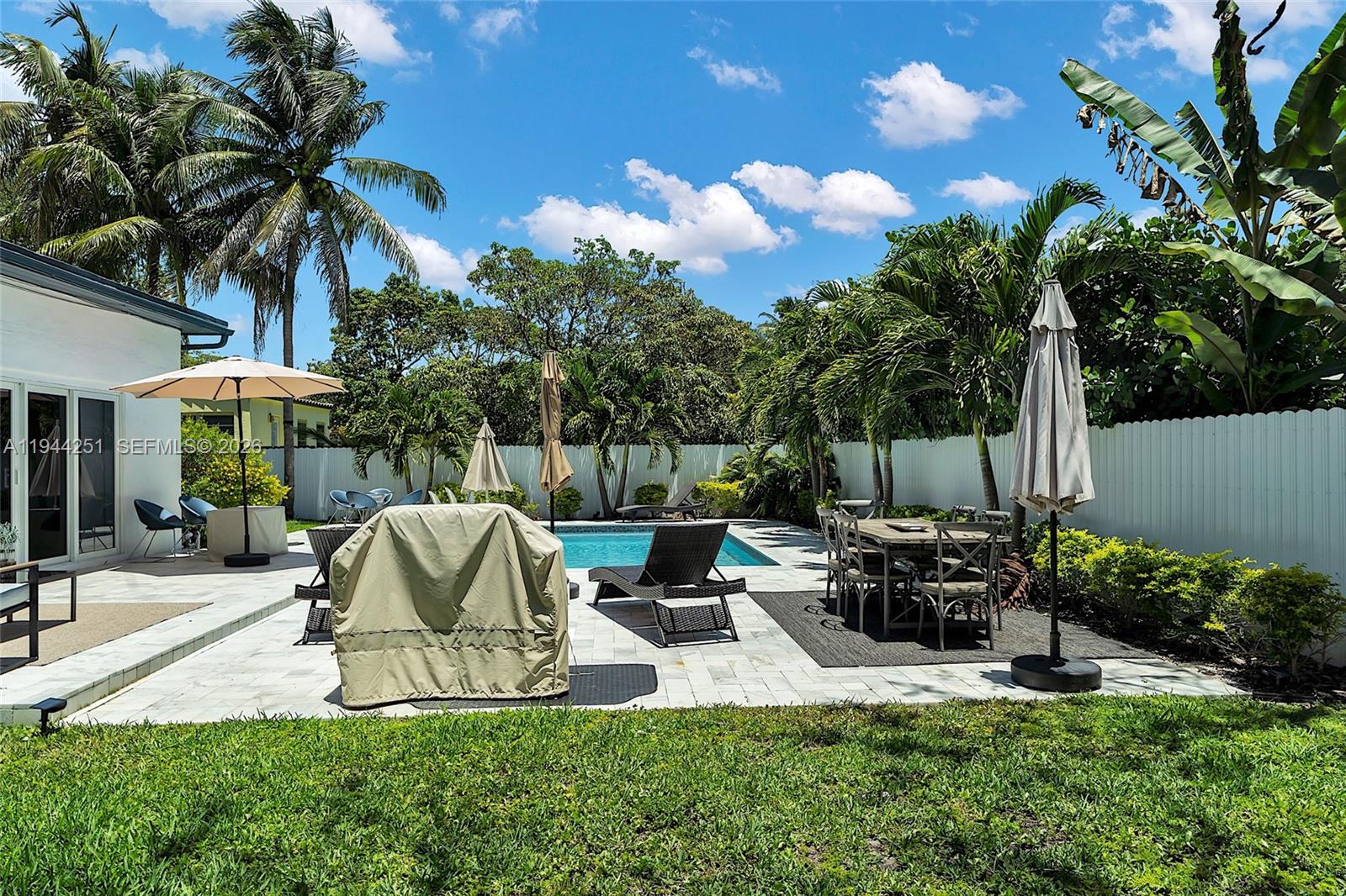 660 NE 121st St, Biscayne Park FL 33161
