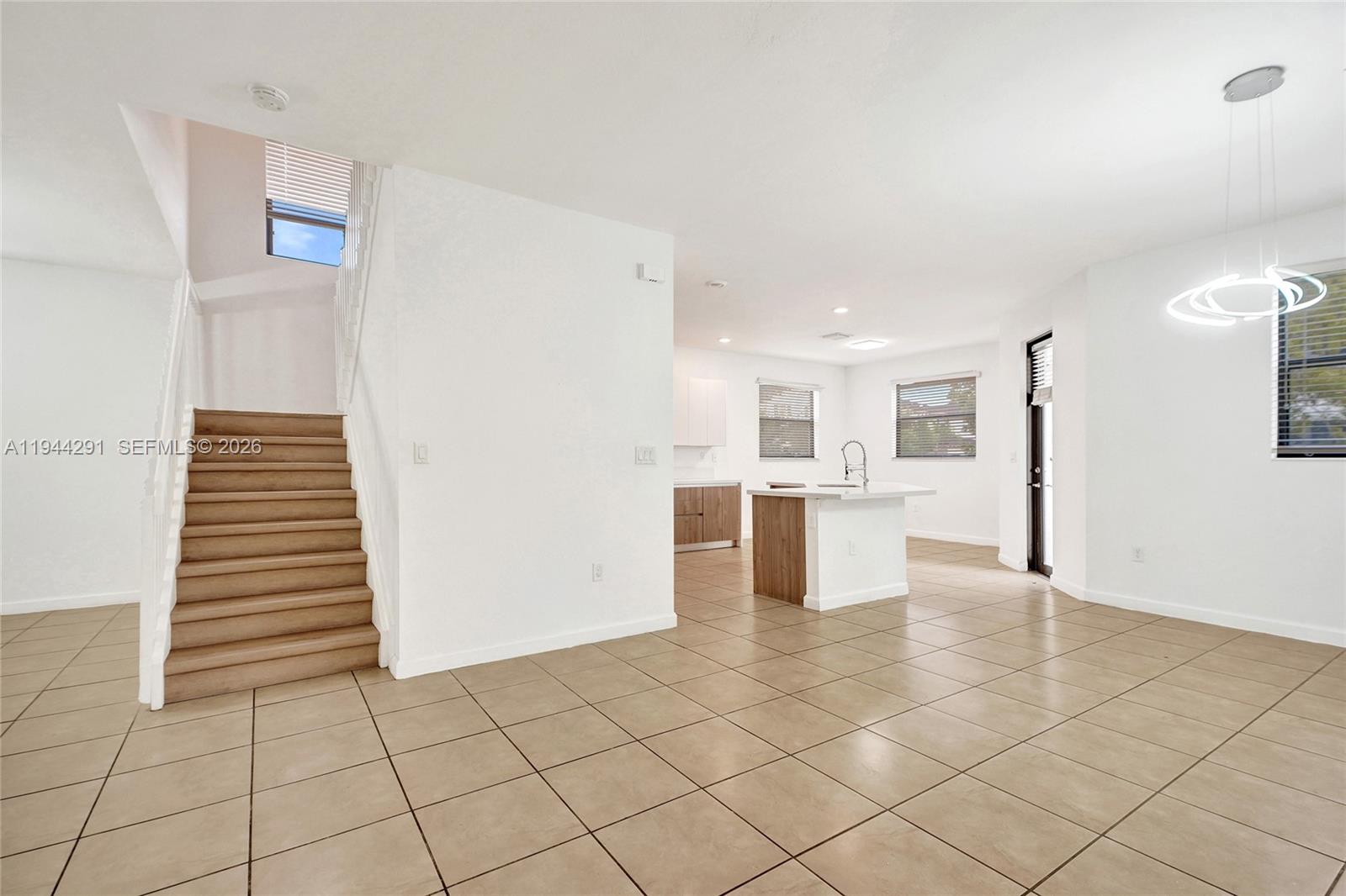 3504 W 94th St, Hialeah FL 33018