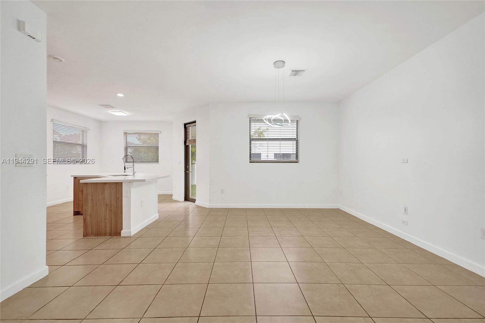 3504 W 94th St, Hialeah FL 33018
