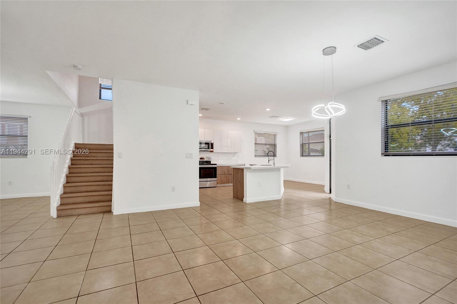 3504 W 94th St, Hialeah FL 33018