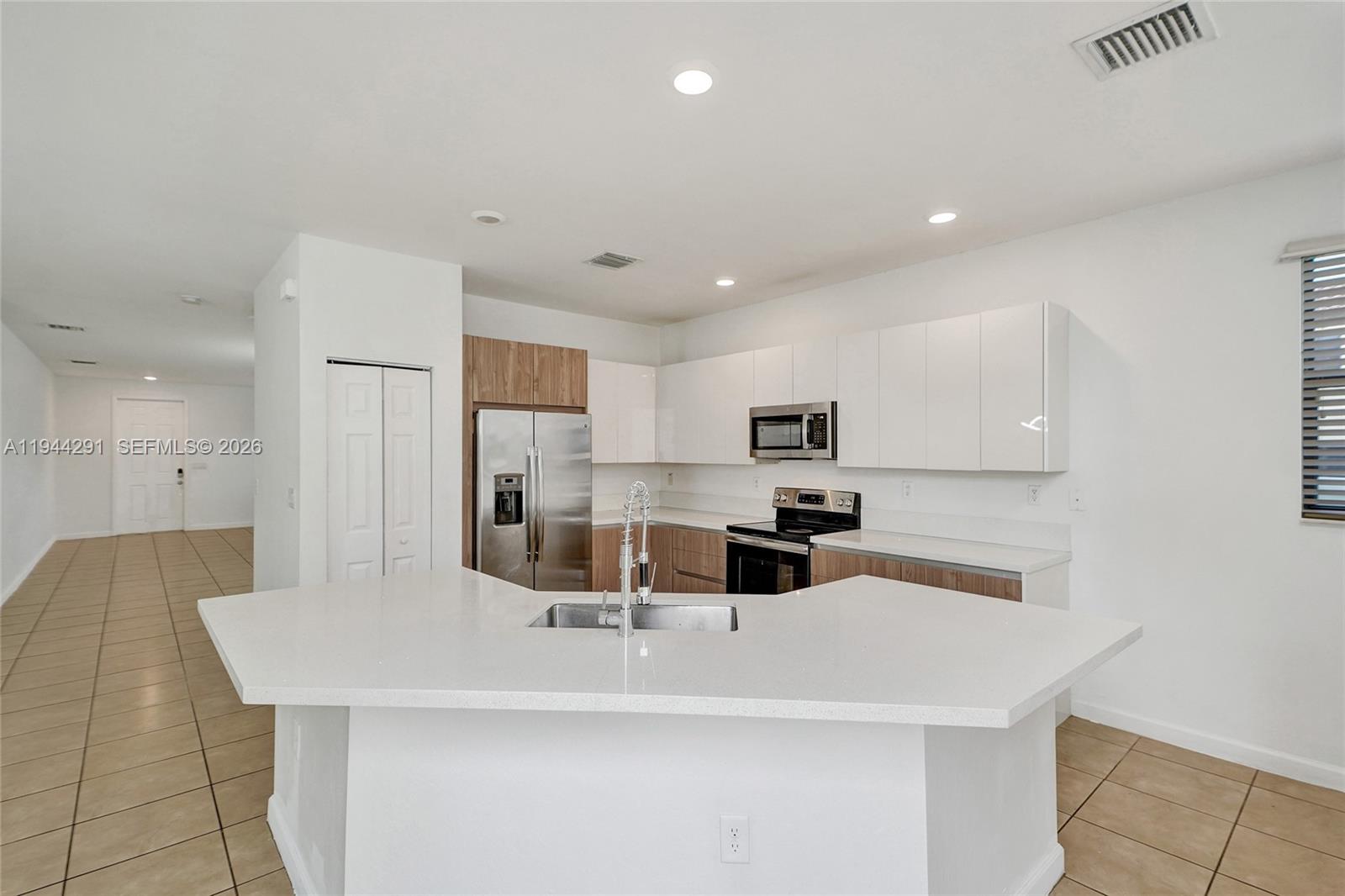 3504 W 94th St, Hialeah FL 33018