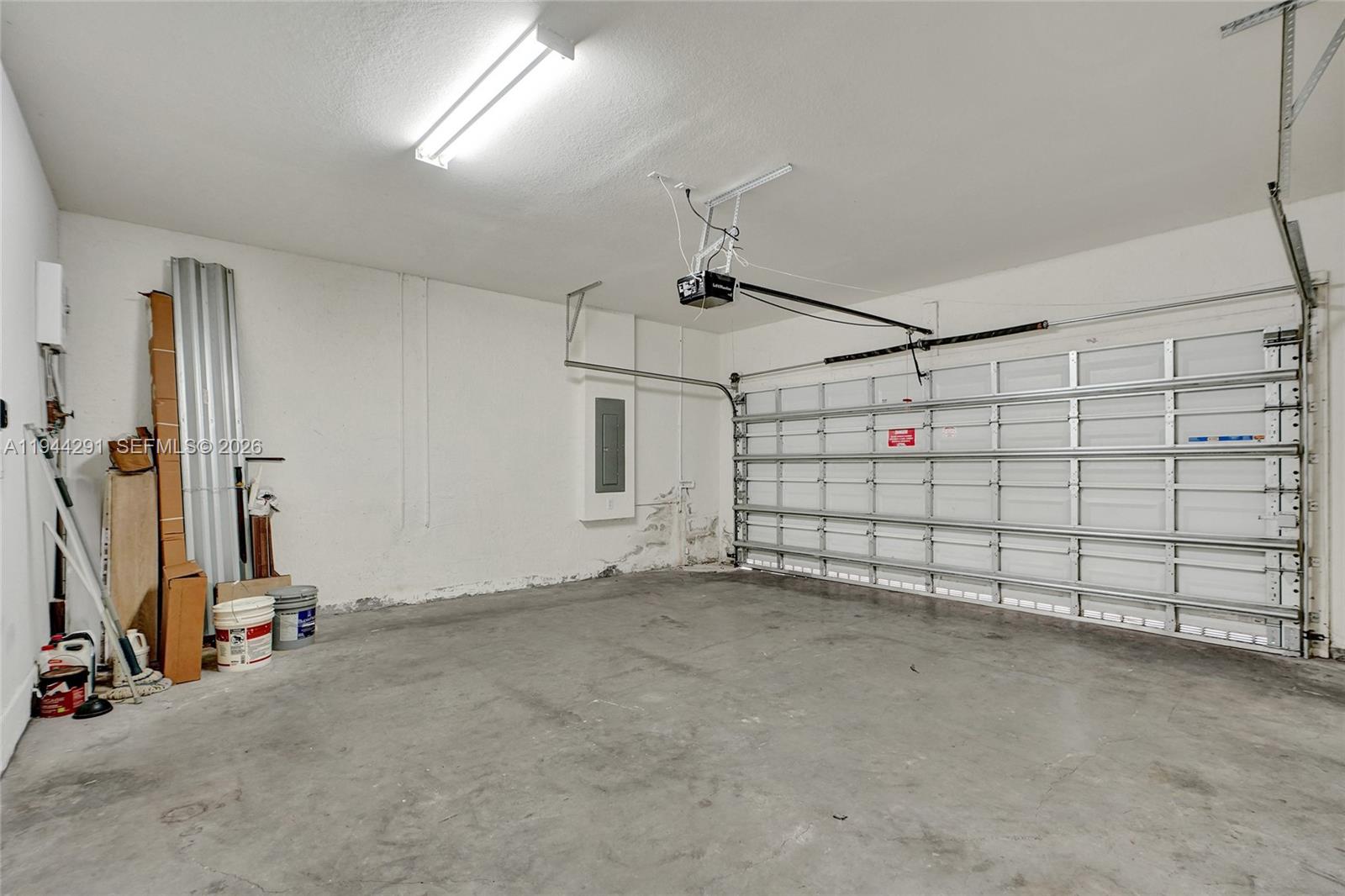 3504 W 94th St, Hialeah FL 33018