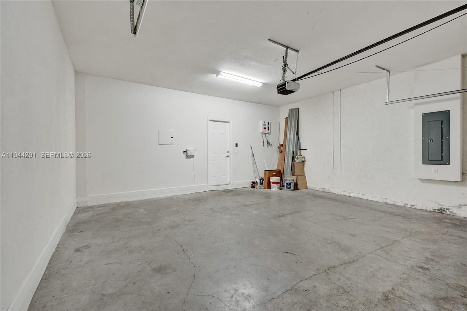 3504 W 94th St, Hialeah FL 33018