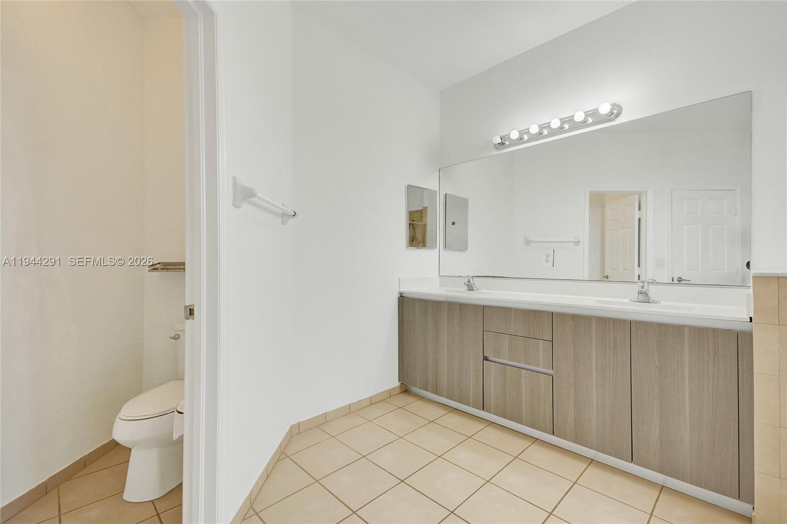 3504 W 94th St, Hialeah FL 33018