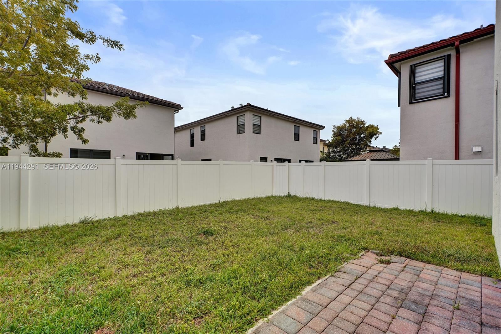 3504 W 94th St, Hialeah FL 33018