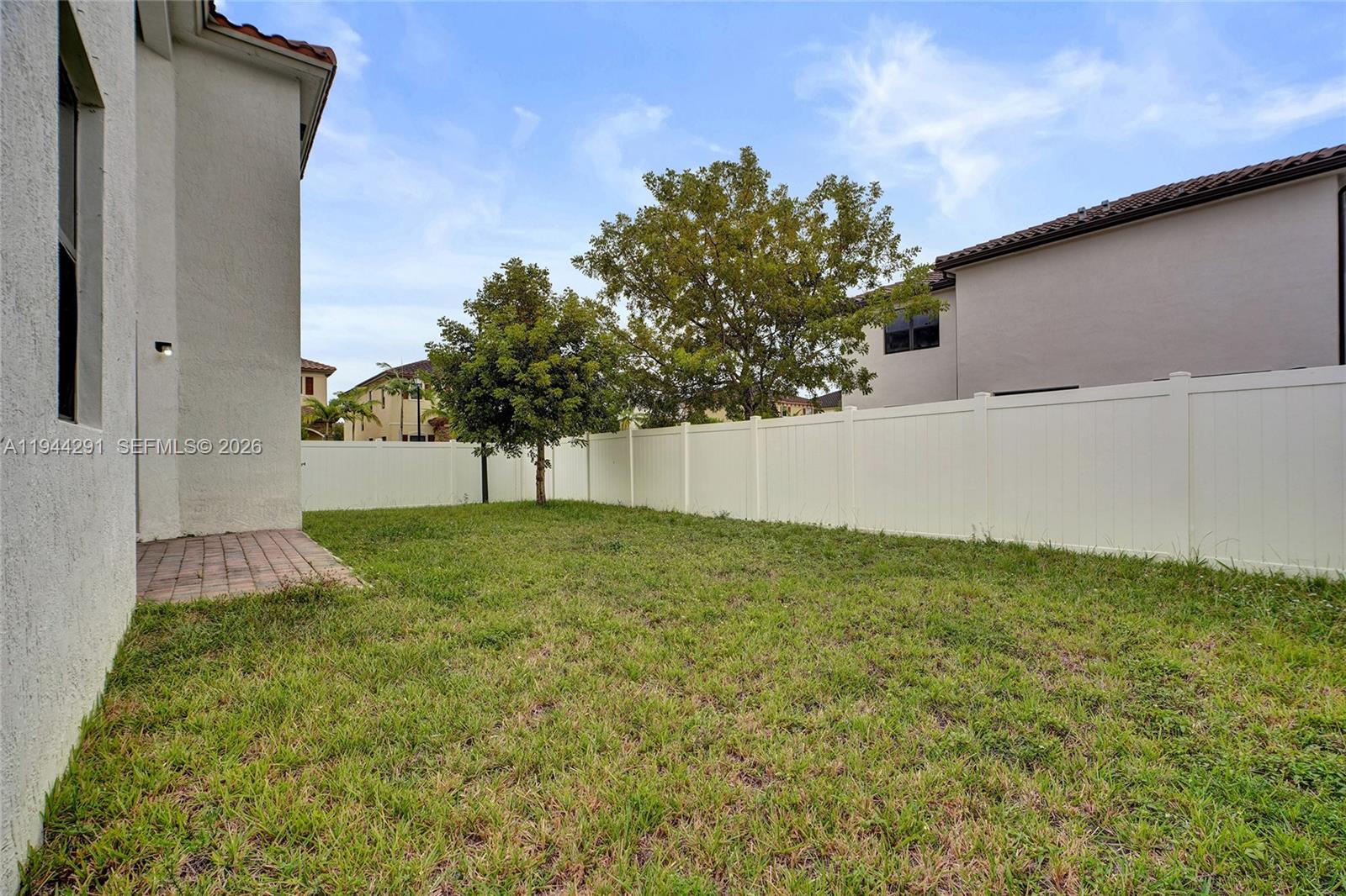 3504 W 94th St, Hialeah FL 33018