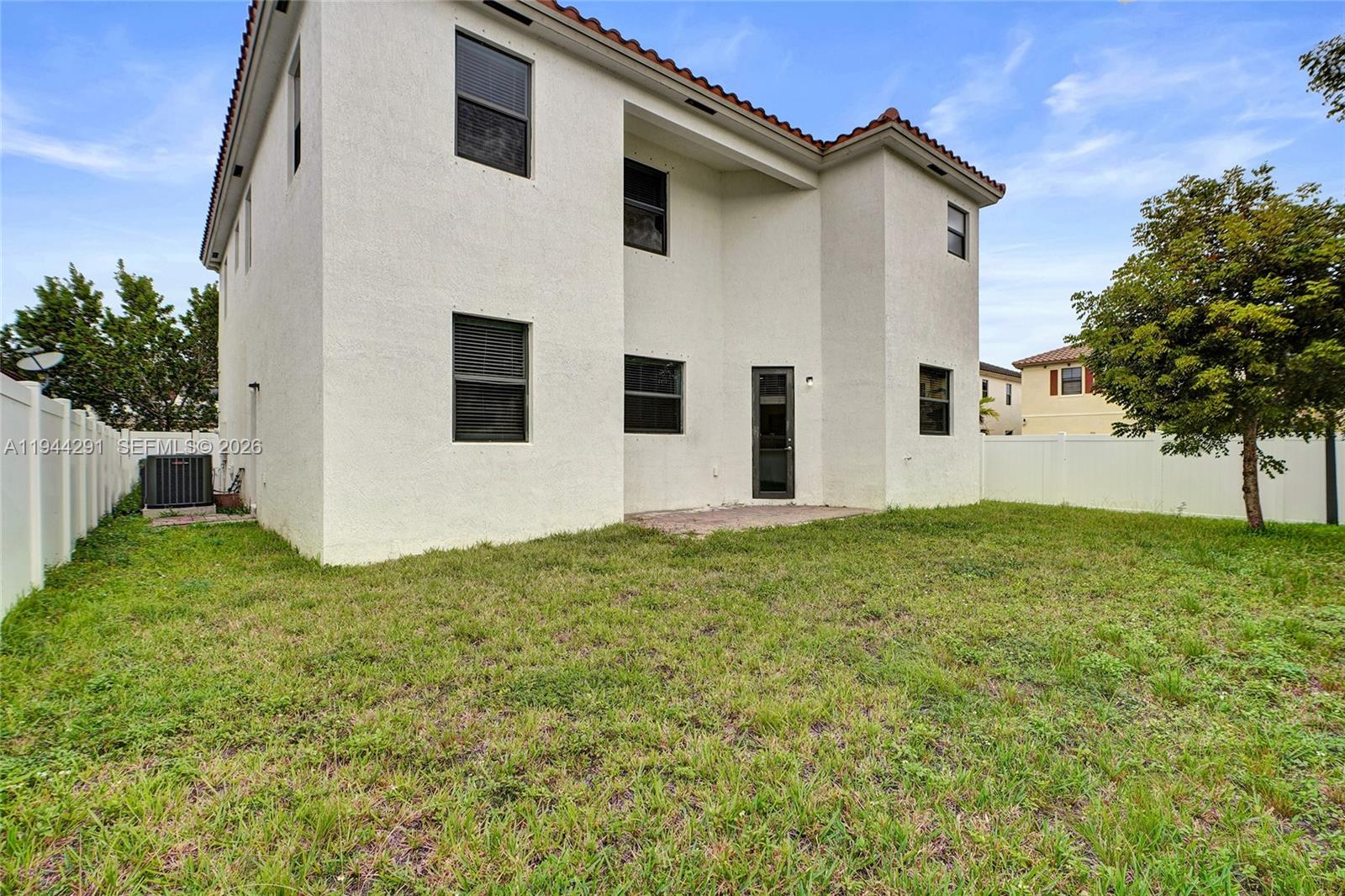 3504 W 94th St, Hialeah FL 33018