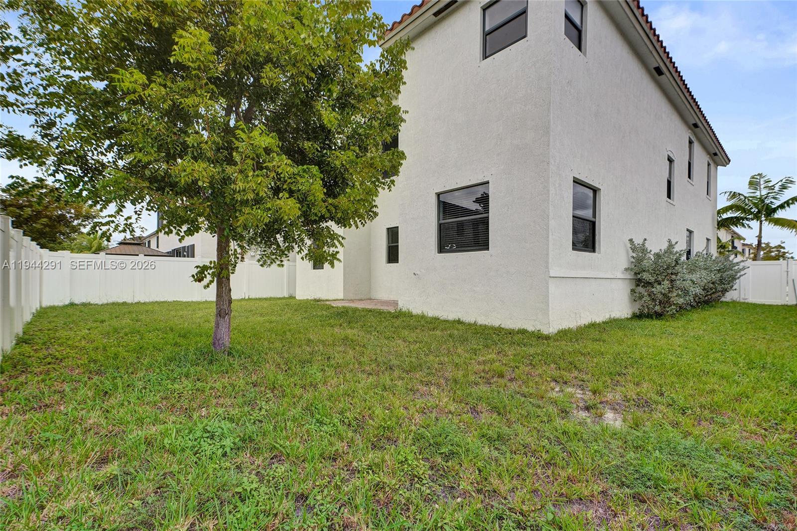 3504 W 94th St, Hialeah FL 33018