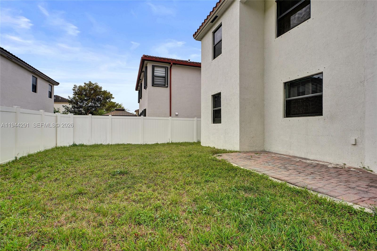 3504 W 94th St, Hialeah FL 33018