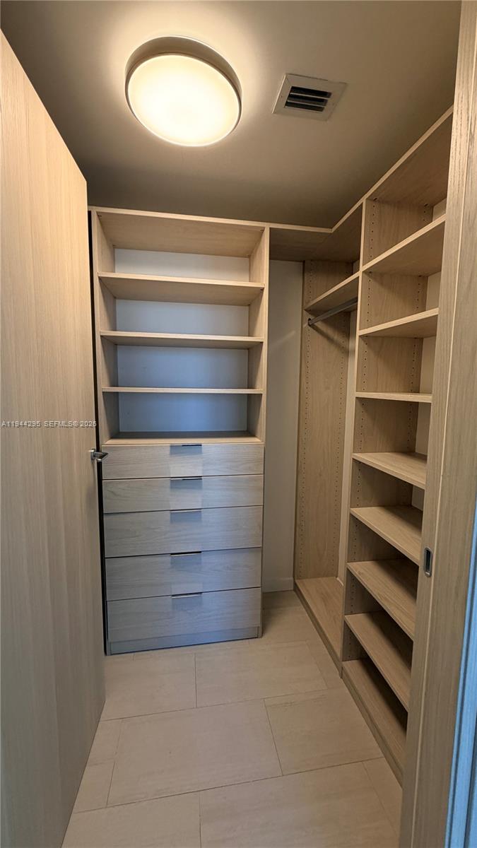 1000 Brickell #4114, Miami FL 33131