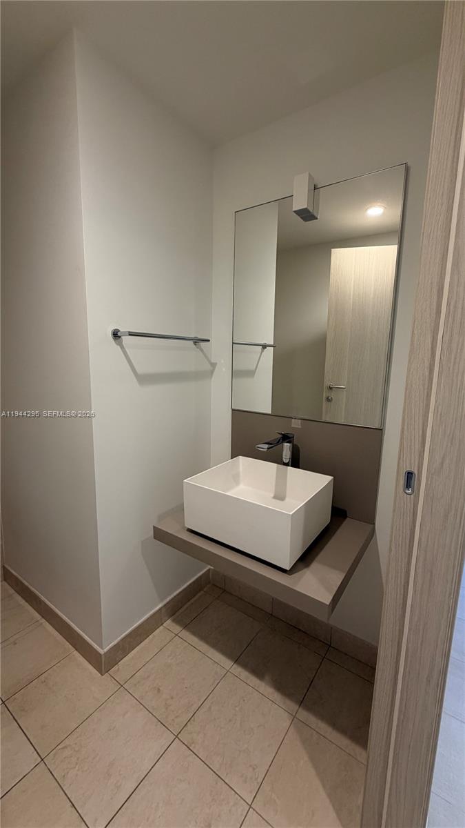 1000 Brickell #4114, Miami FL 33131