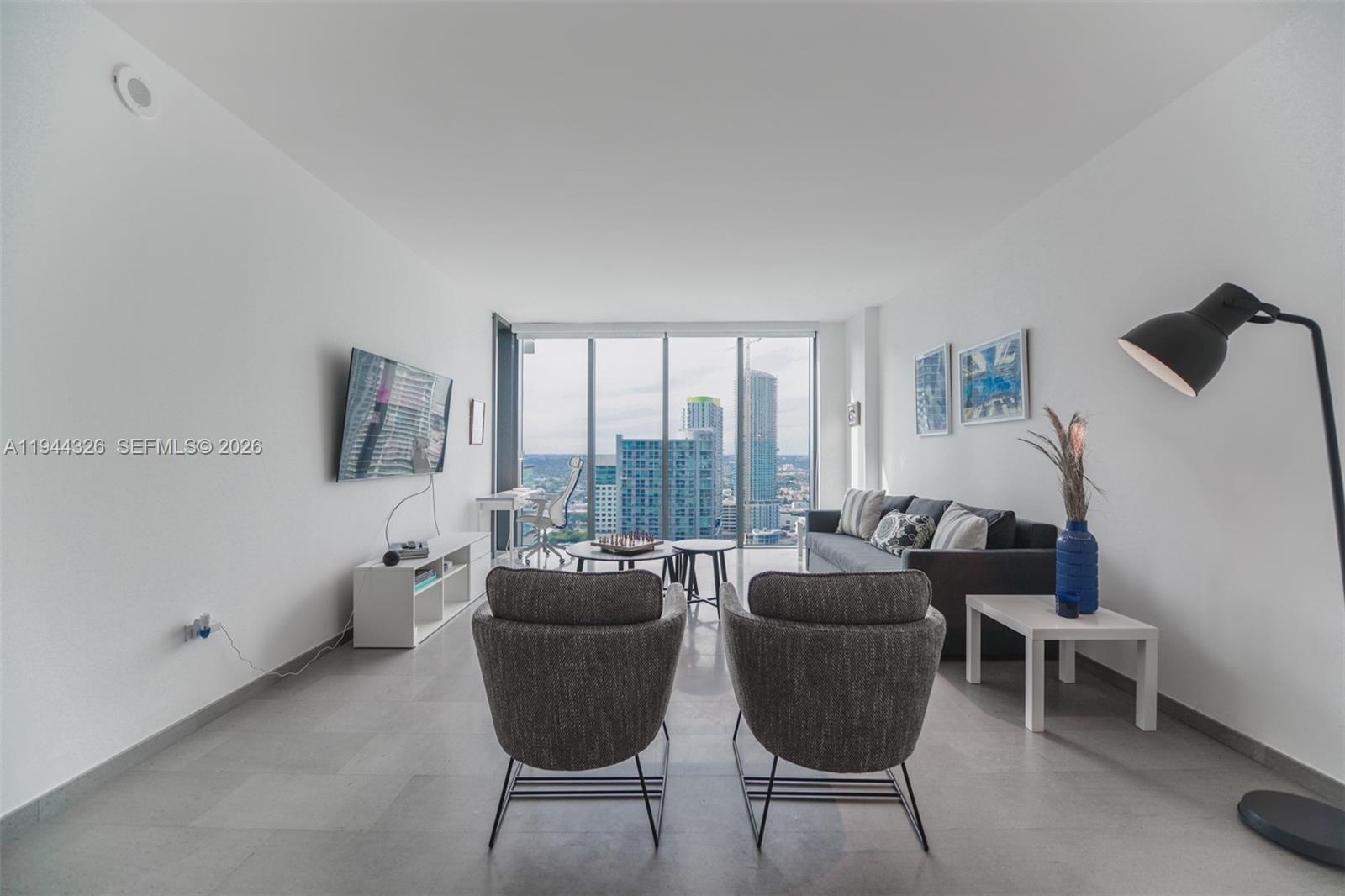 68 SE 6th St #2710, Miami FL 33131