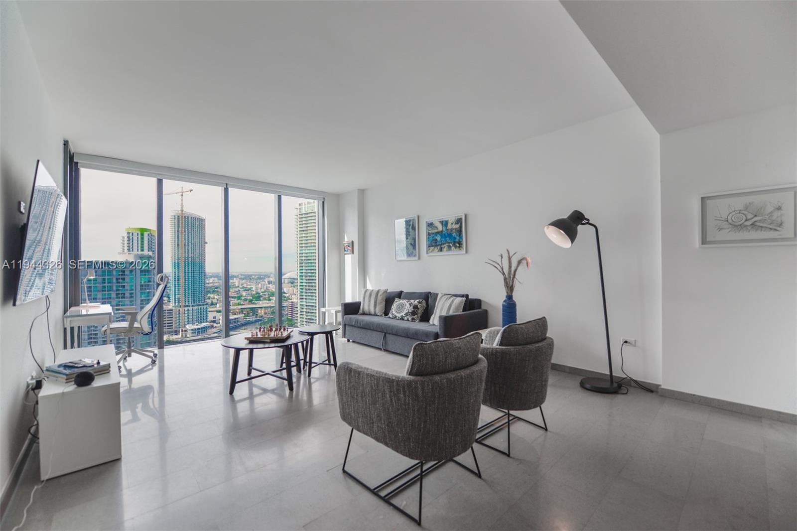 68 SE 6th St #2710, Miami FL 33131