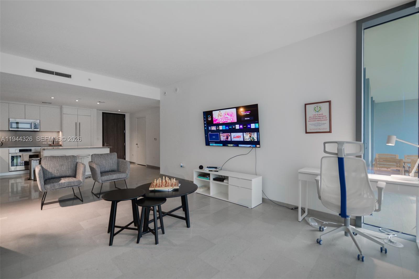 68 SE 6th St #2710, Miami FL 33131