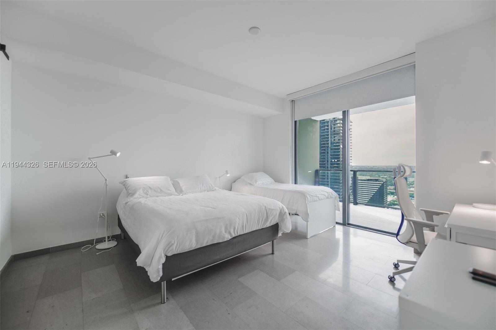 68 SE 6th St #2710, Miami FL 33131