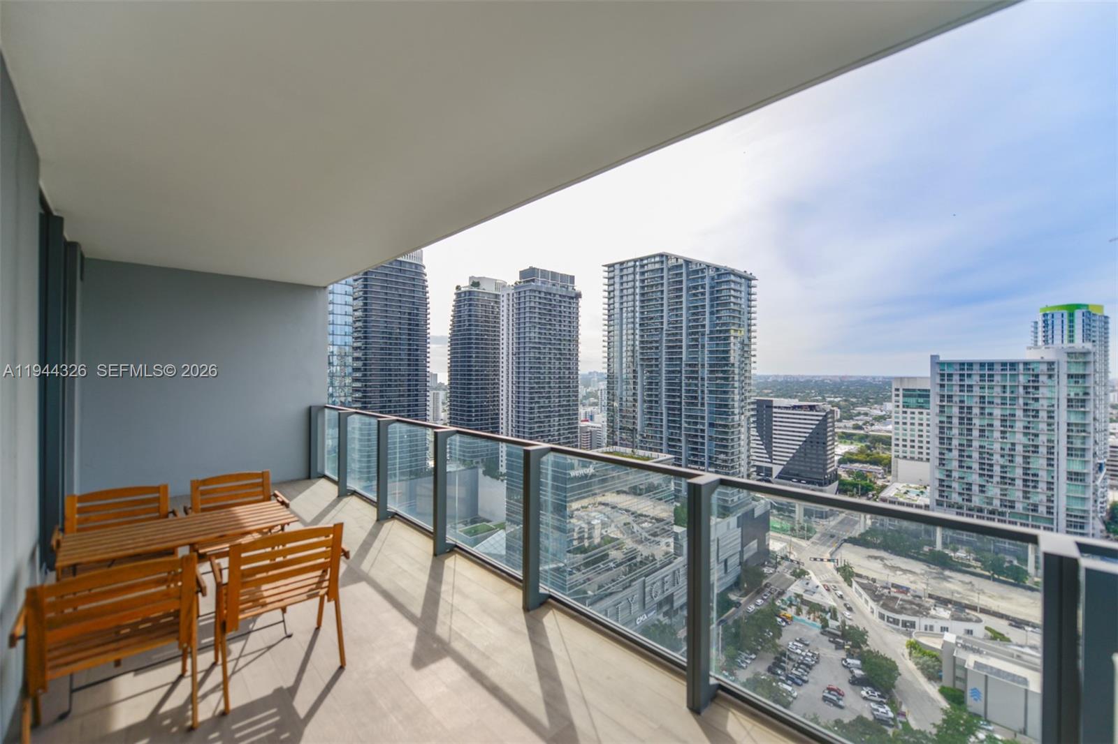 68 SE 6th St #2710, Miami FL 33131