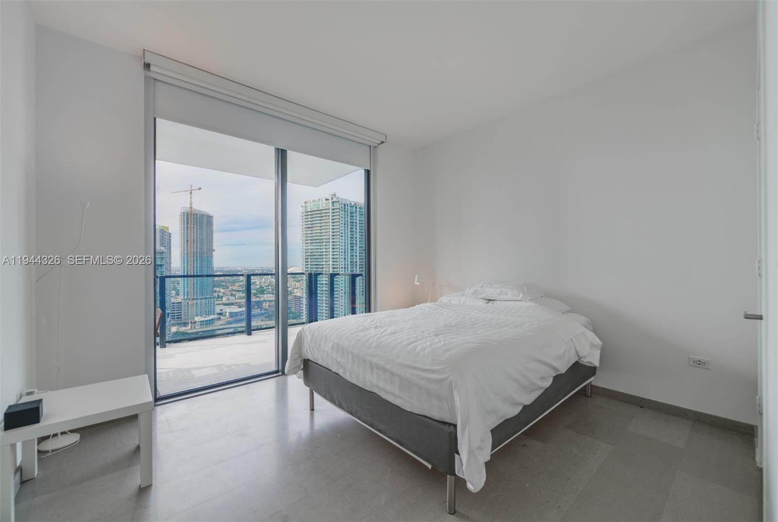 68 SE 6th St #2710, Miami FL 33131
