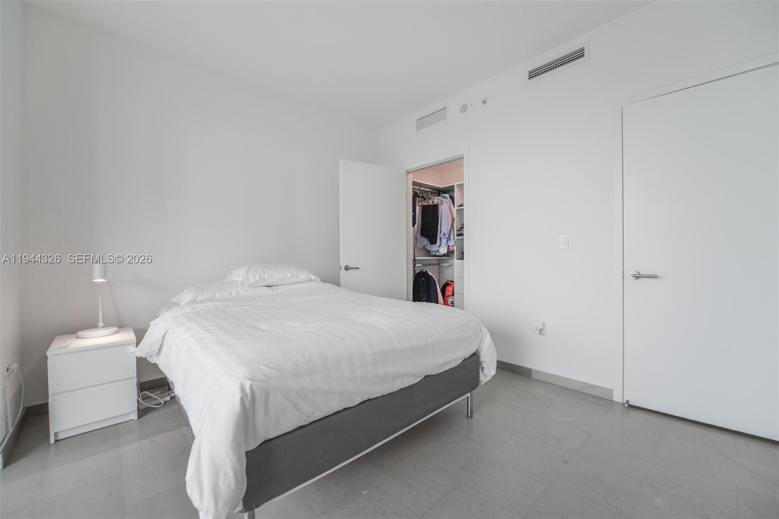 68 SE 6th St #2710, Miami FL 33131