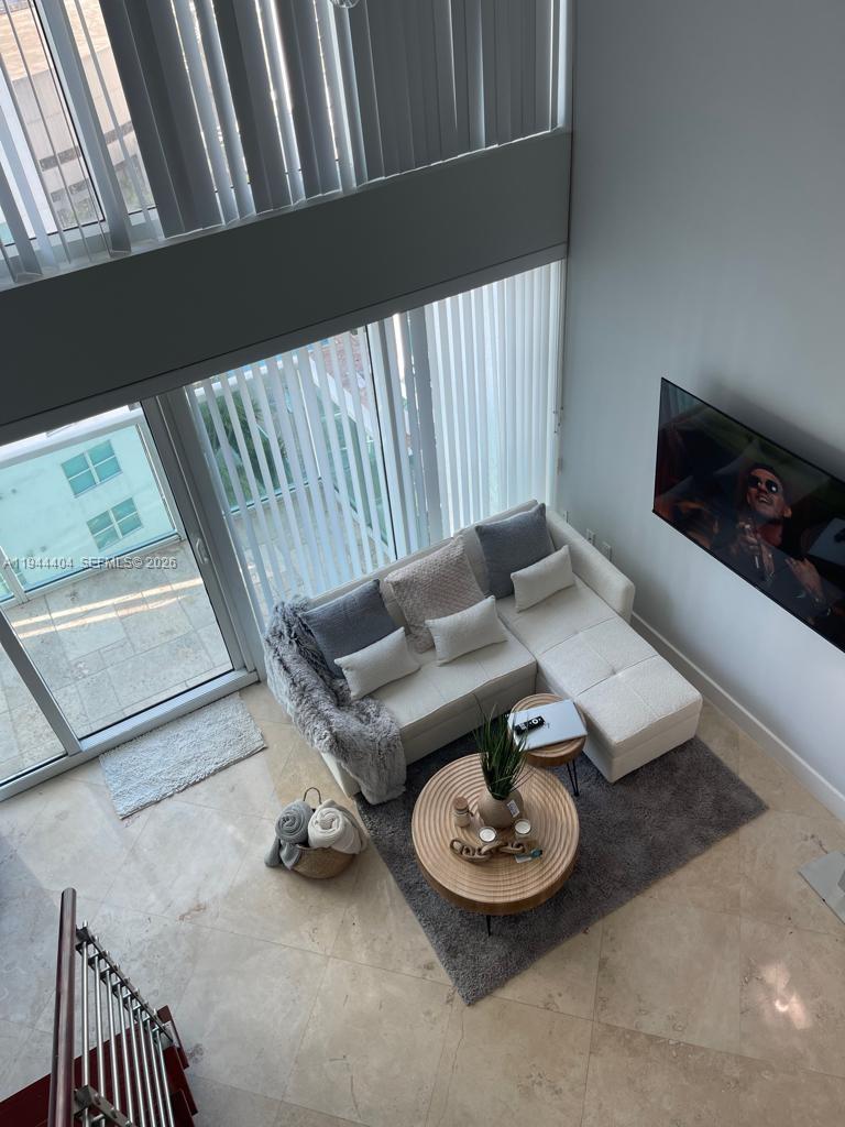 41 SE 5th St #1215, Miami FL 33131