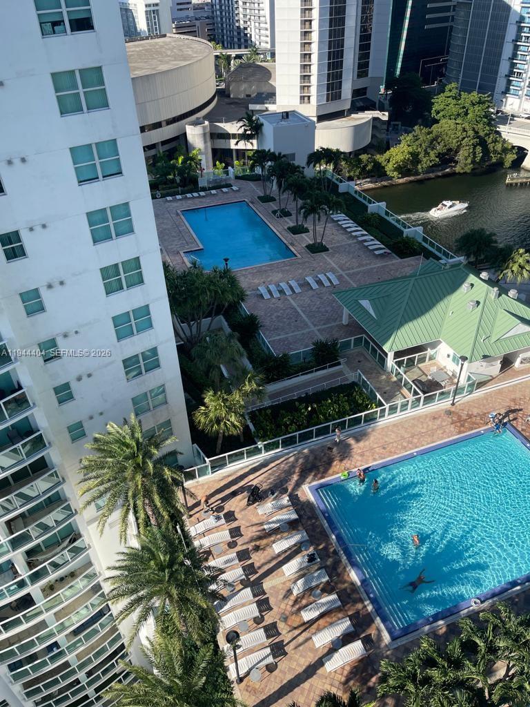 41 SE 5th St #1215, Miami FL 33131