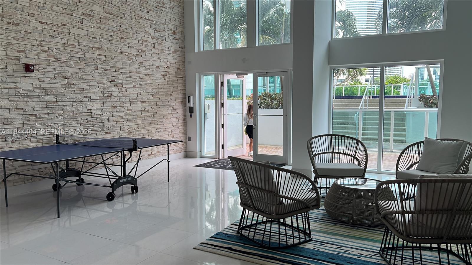 41 SE 5th St #1215, Miami FL 33131