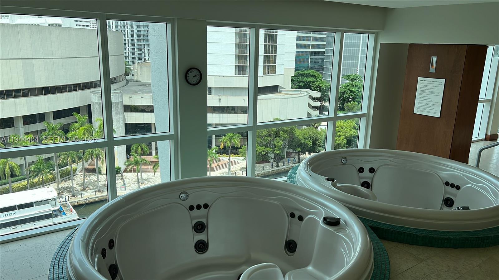 41 SE 5th St #1215, Miami FL 33131