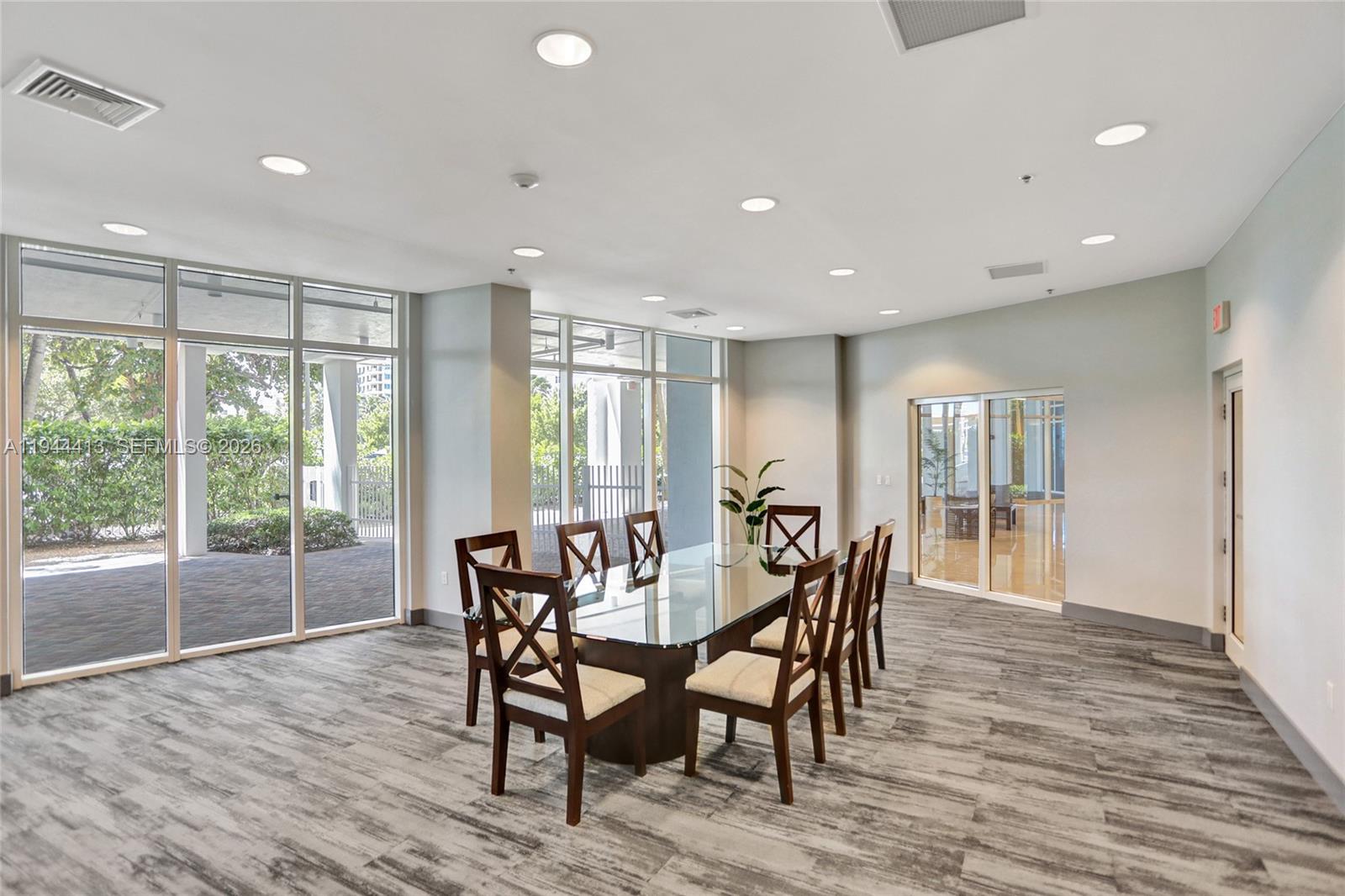 6515 Collins Ave #1806, Miami Beach FL 33141
