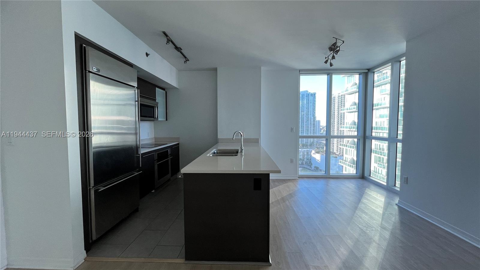 55 SE 6th St #2601, Miami FL 33131