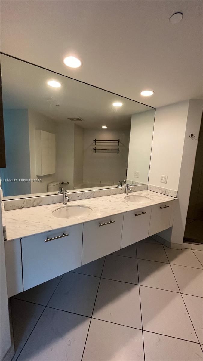 55 SE 6th St #2601, Miami FL 33131