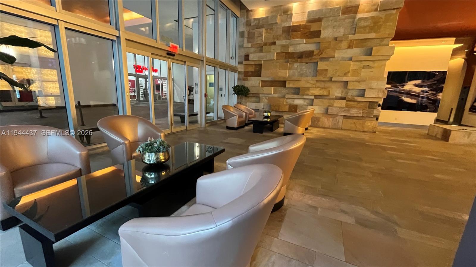 55 SE 6th St #2601, Miami FL 33131