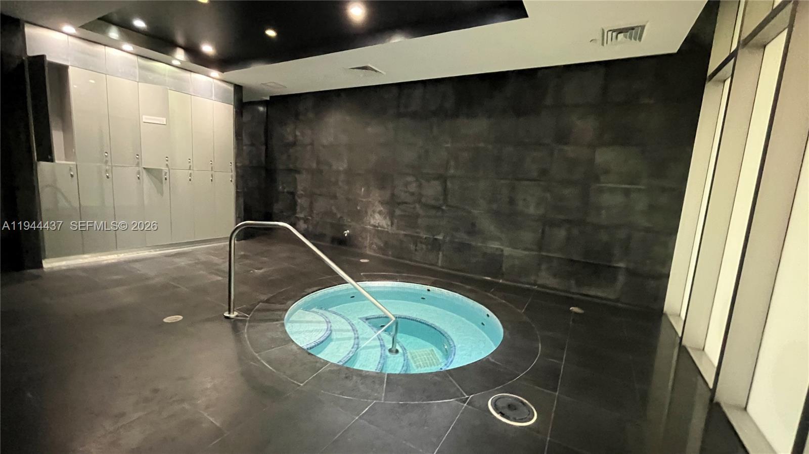 55 SE 6th St #2601, Miami FL 33131