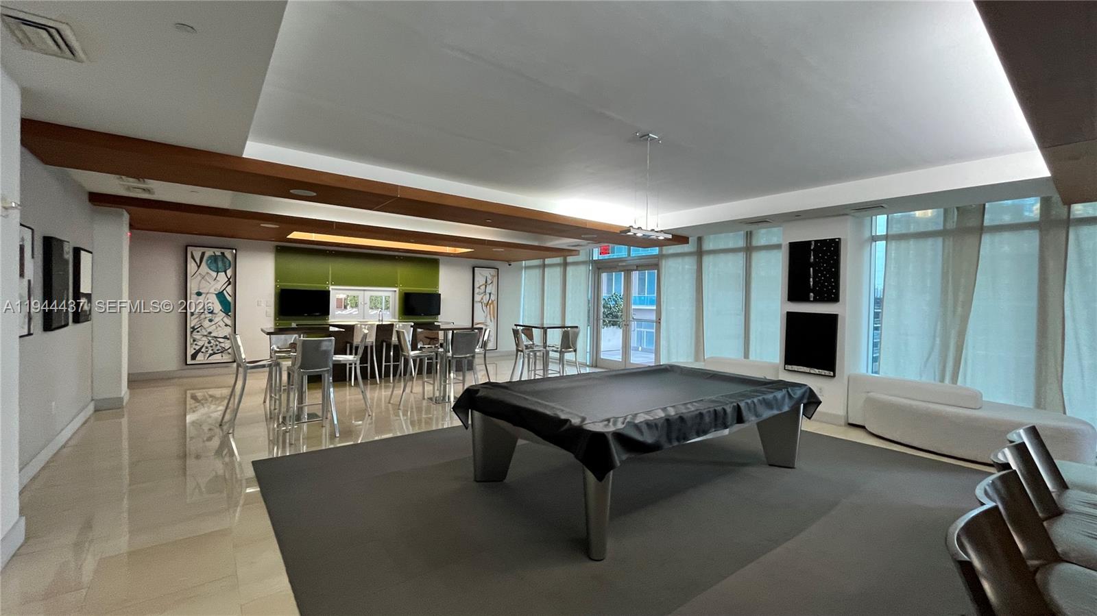 55 SE 6th St #2601, Miami FL 33131