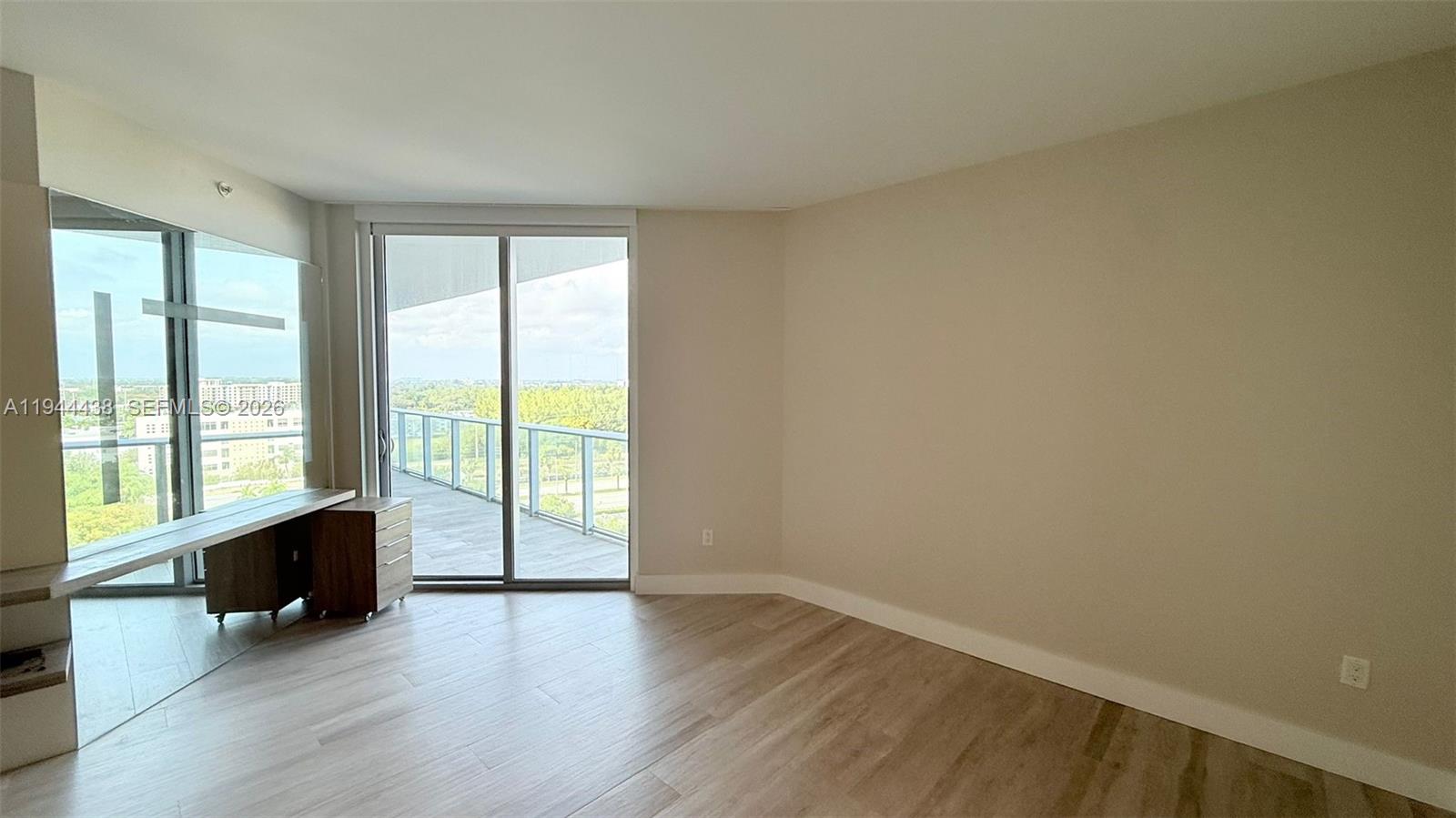 17301 Biscayne Blvd #1106, North Miami Beach FL 33160