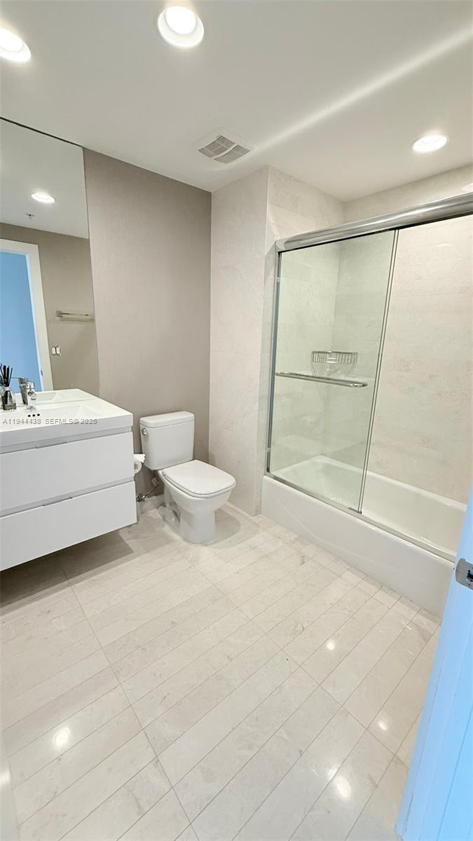 17301 Biscayne Blvd #1106, North Miami Beach FL 33160