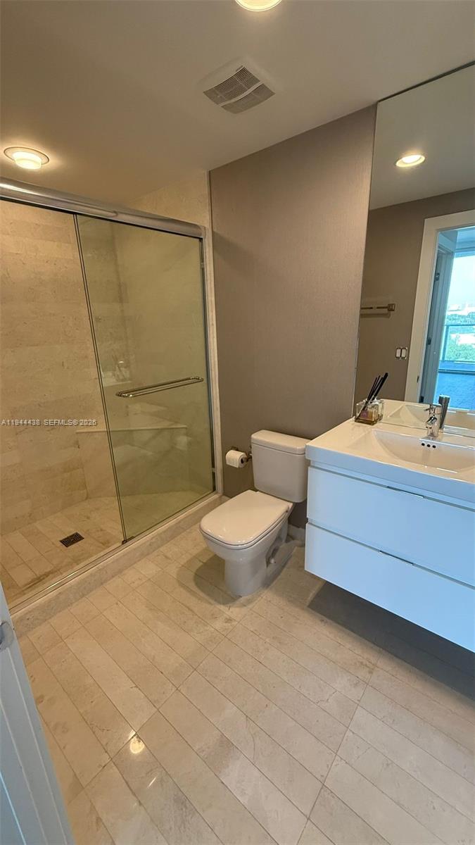17301 Biscayne Blvd #1106, North Miami Beach FL 33160