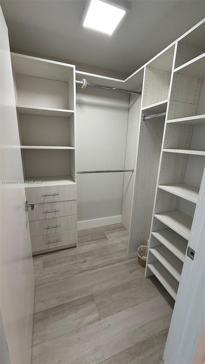 17301 Biscayne Blvd #1106, North Miami Beach FL 33160