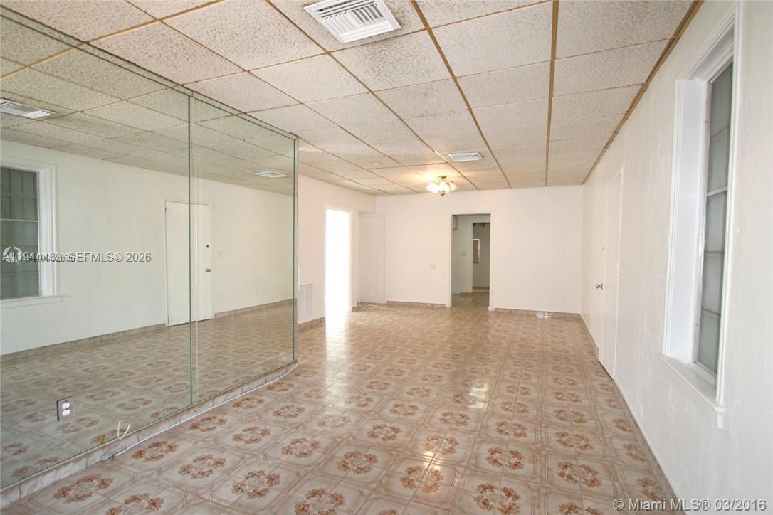 1119 SW 9th St, Miami FL 33130