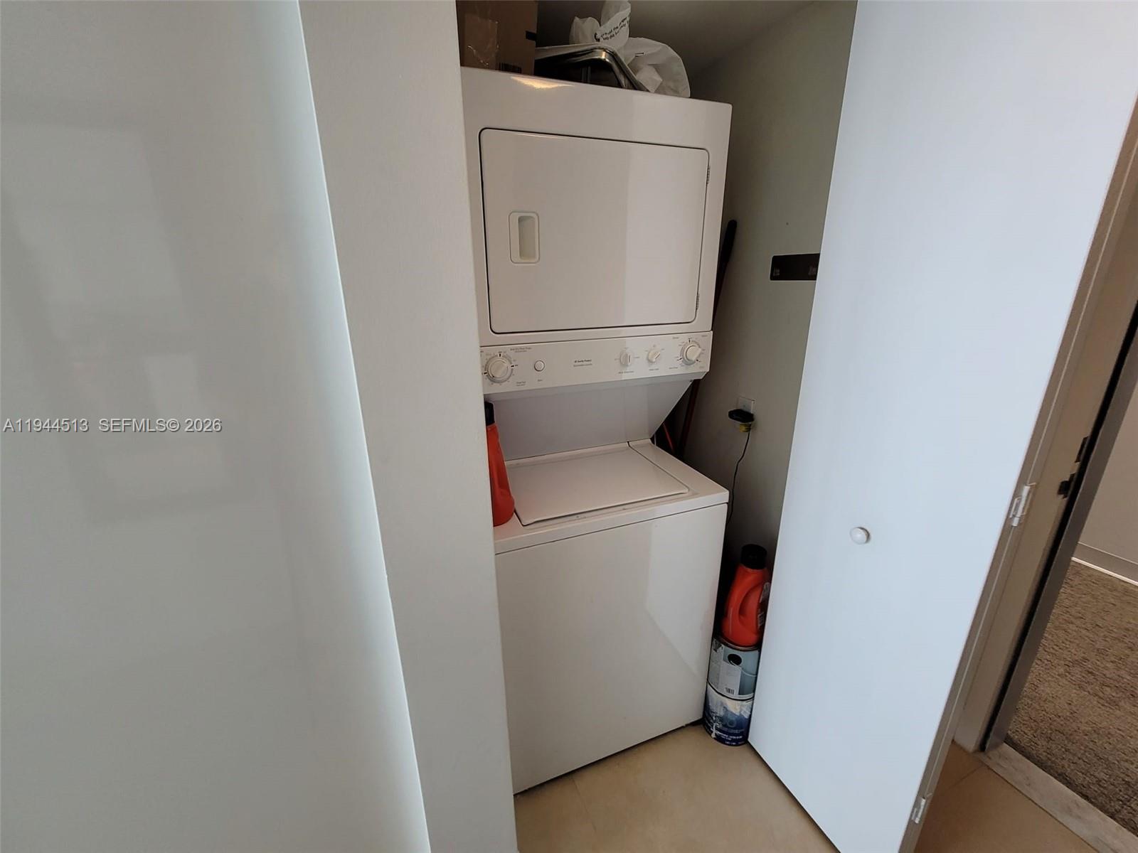 92 SW 3rd St #1808, Miami FL 33130