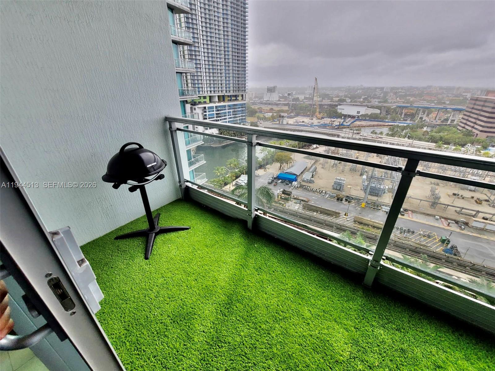 92 SW 3rd St #1808, Miami FL 33130
