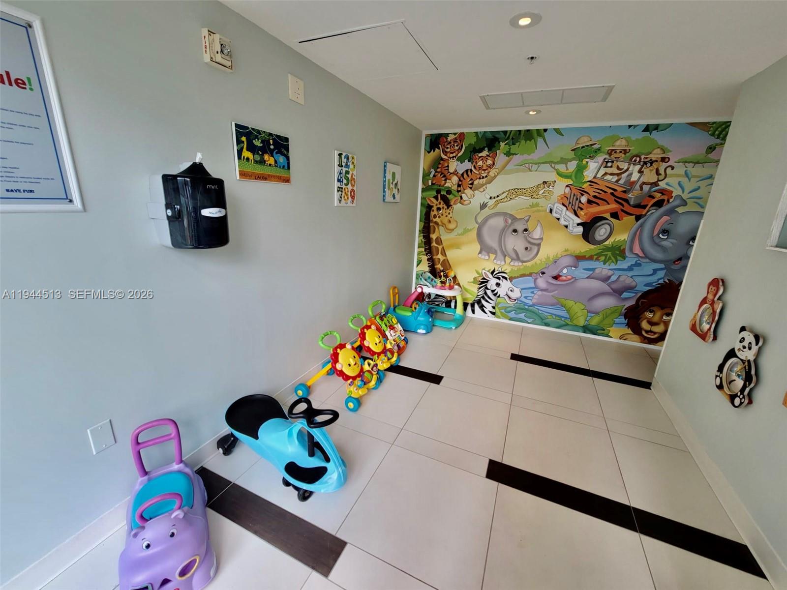92 SW 3rd St #1808, Miami FL 33130