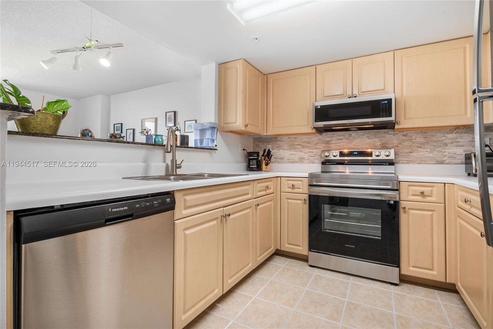 3000 Coral Way #1409, Miami FL 33145